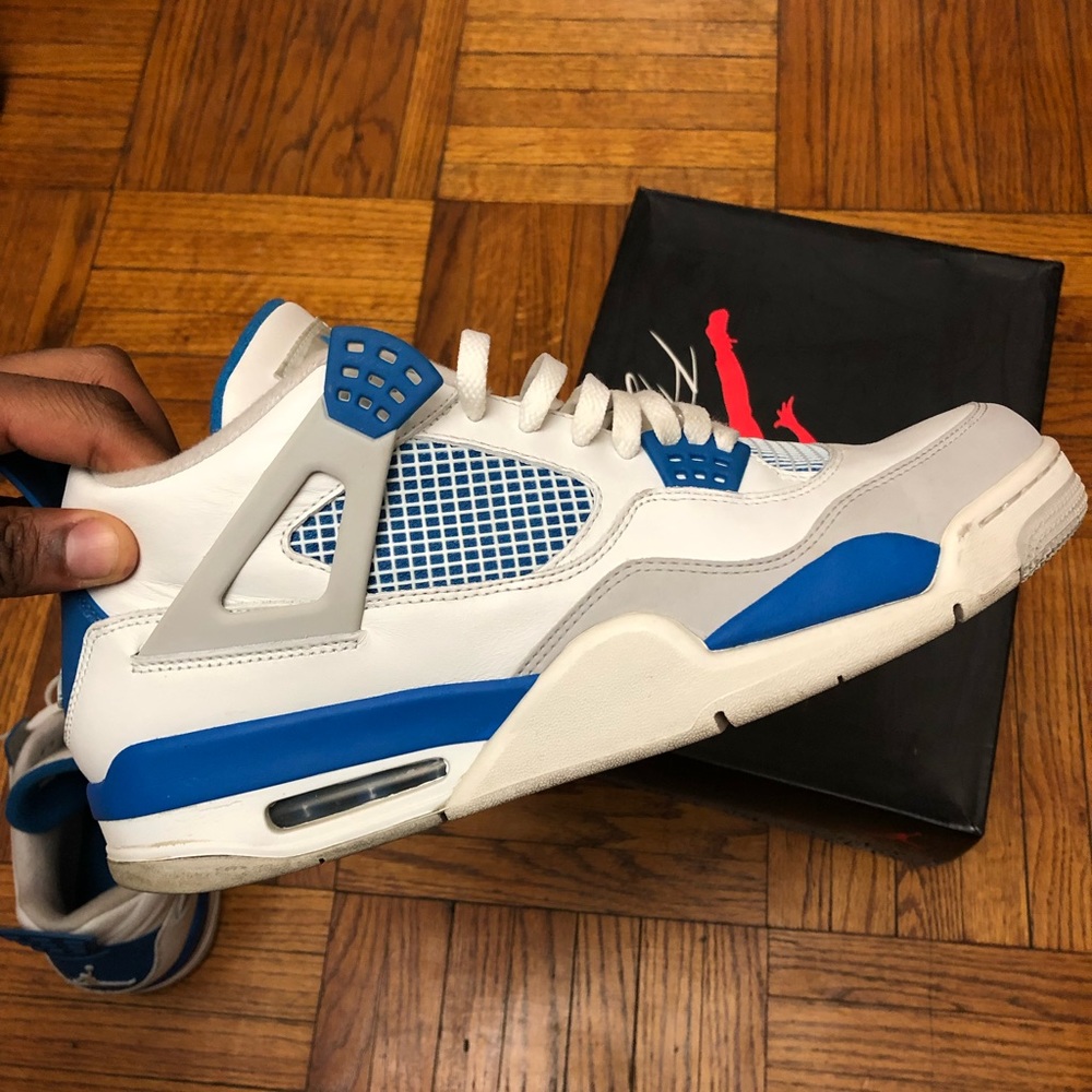 Air Jordan 4